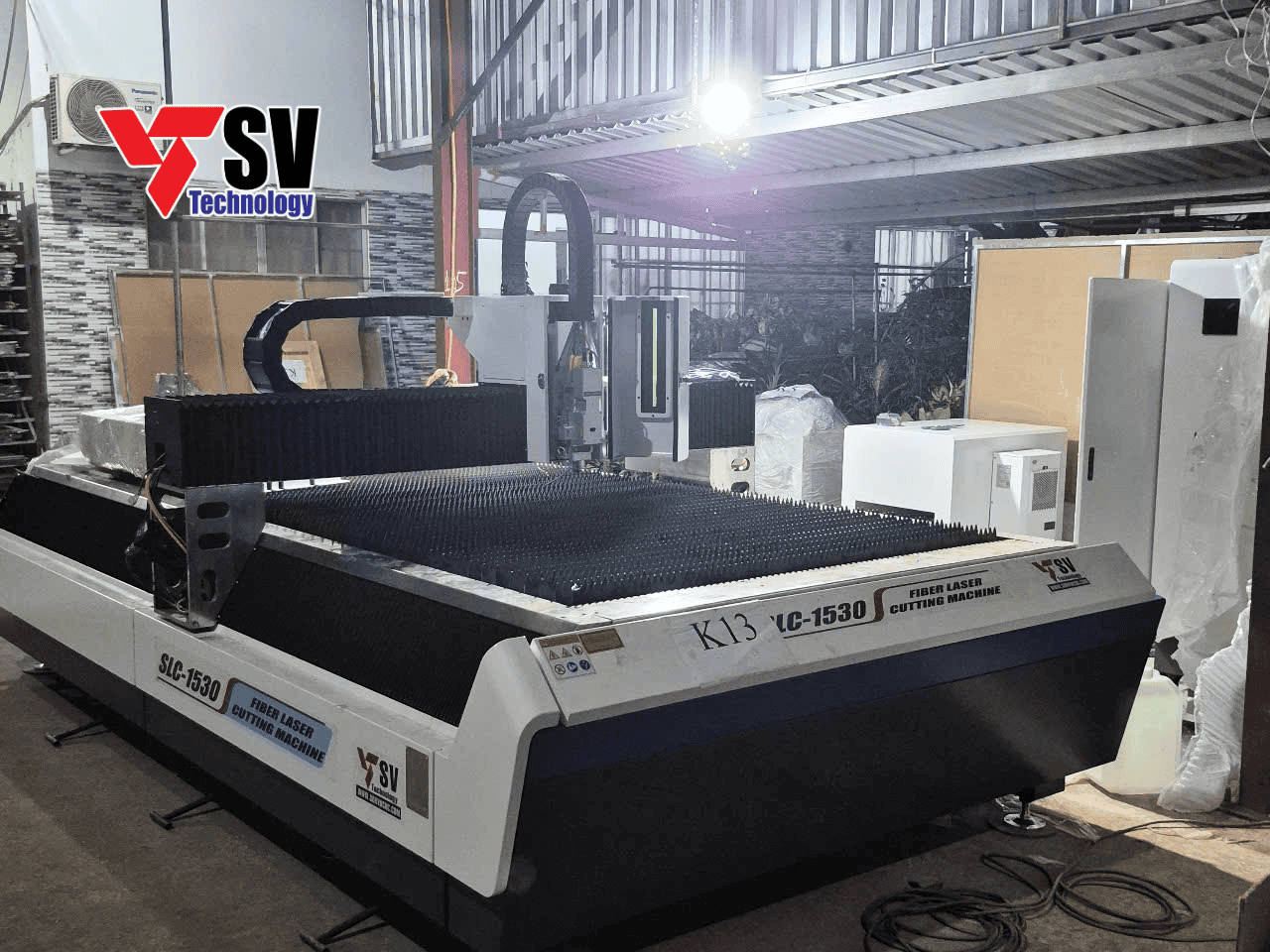 Máy cắt laser SLC-1530 3kW nguồn IPG