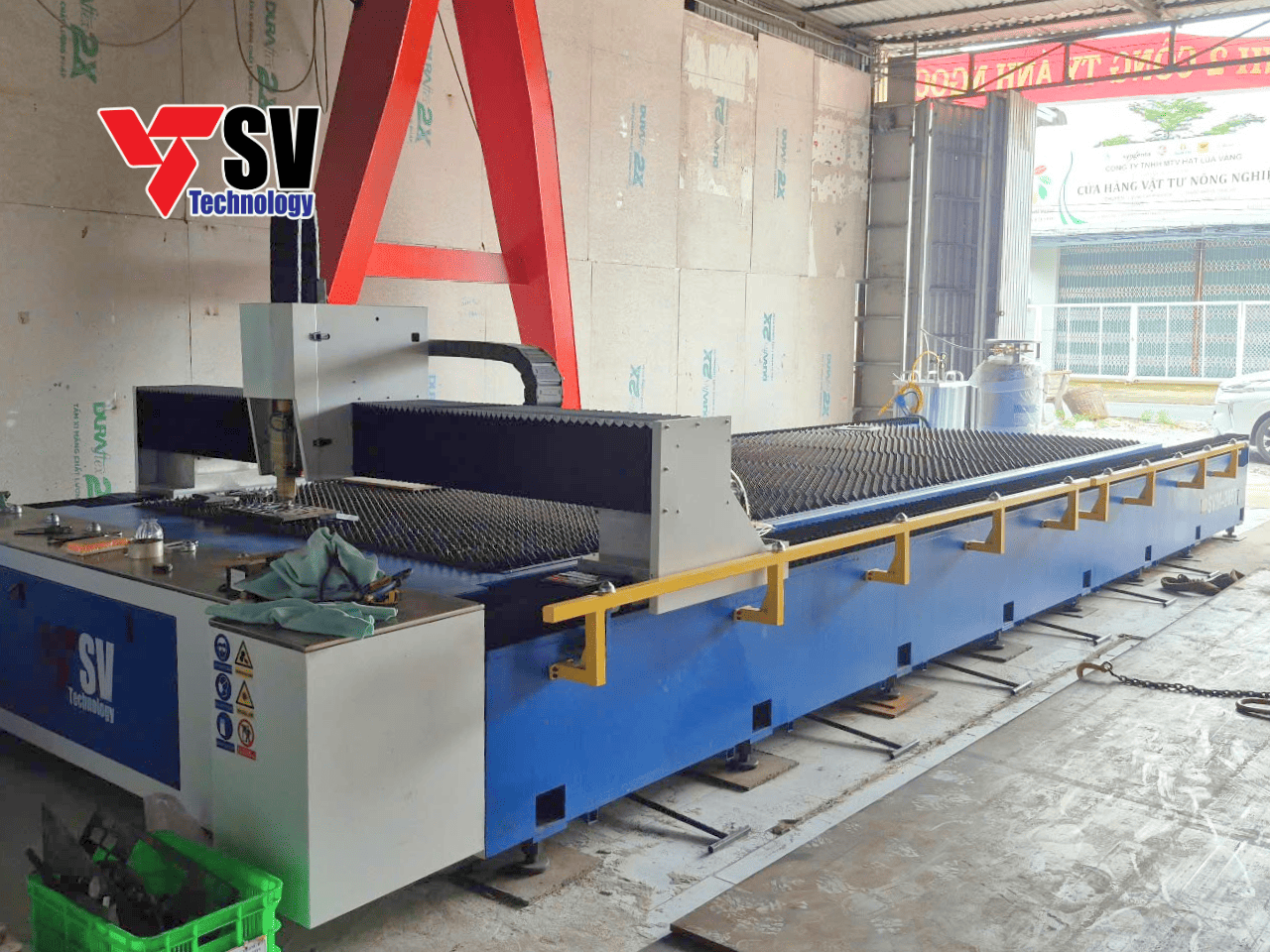Sự kiện bàn giao máy cắt laser SVM-2060 với nguồn MAX 6kW tại Công ty TNHH MTV TM Ánh Ngọc 3