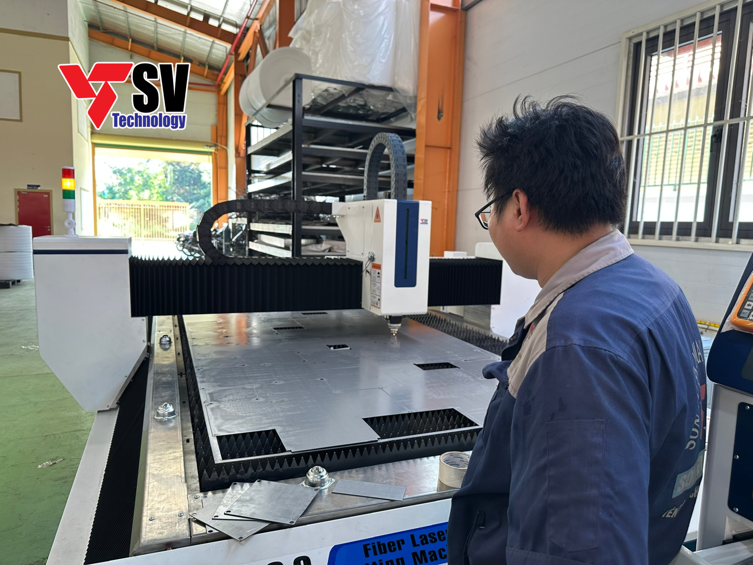 Kỹ thuật Sơn Vũ CNC test máy cắt laser tại Bến Lức
