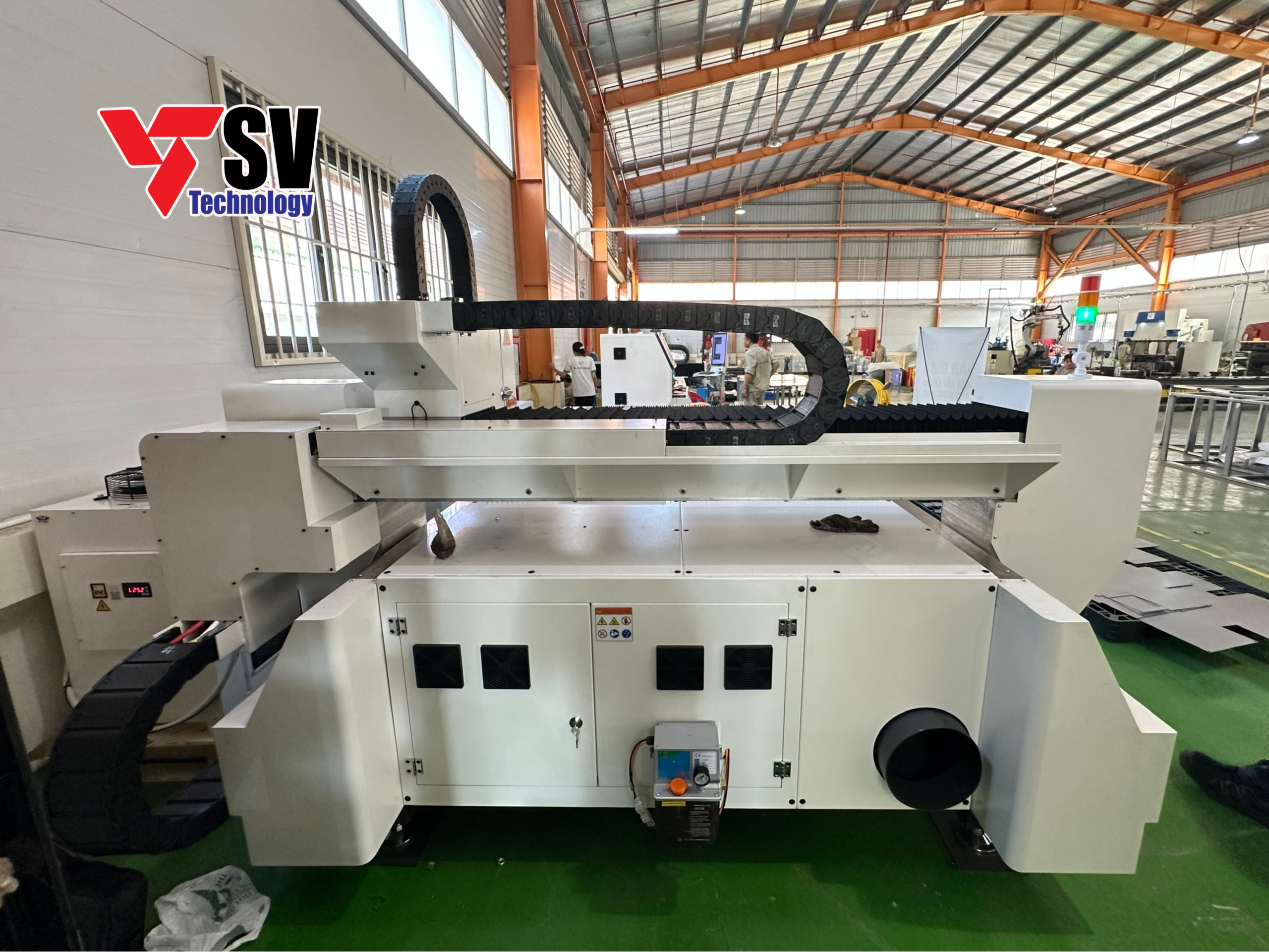 Phần sau máy cắt laser SLC-1530