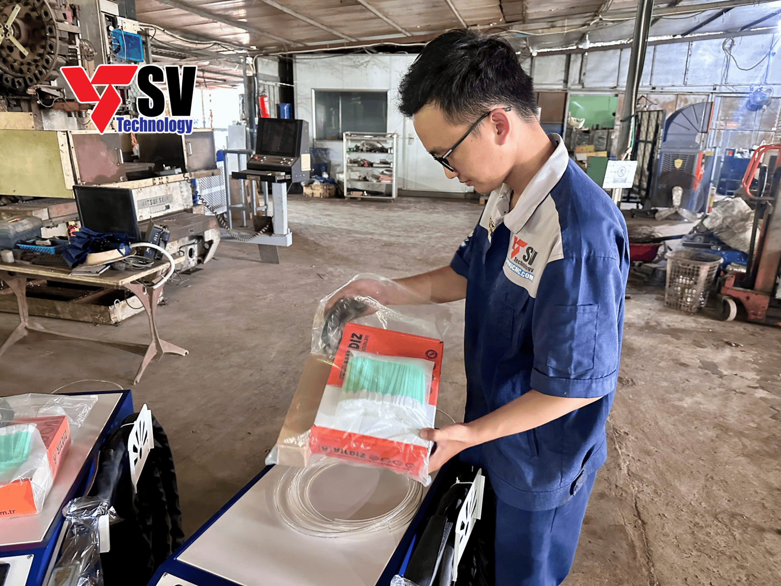 Máy tẩy rỉ laser xe cơ giới – Xu hướng công nghệ trong ngành cơ khí