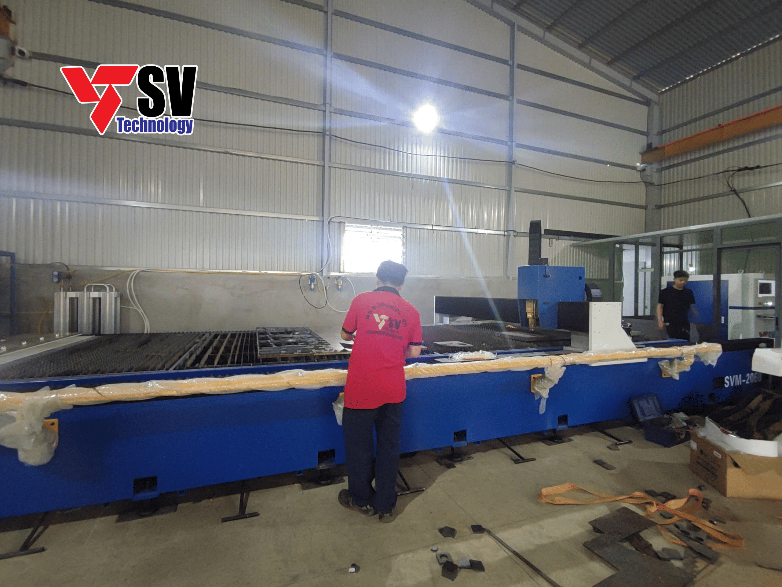 Máy cắt laser 12kW Sơn Vũ cho phép cắt hiệu quả trên thép đen dày tới 40-50mm