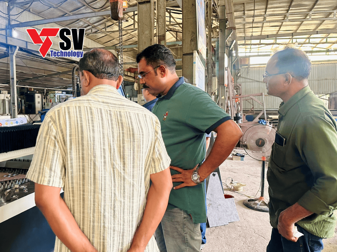 Đội ngũ kỹ sư của Sơn Vũ CNC vẫn hỗ trợ xử lý mọi vấn đề kỹ thuật thông qua kết nối từ xa