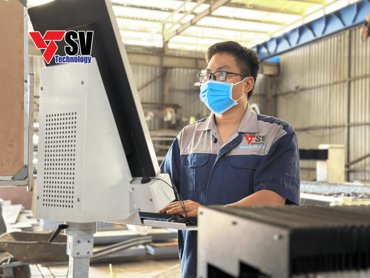 Máy cắt laser SVB-1530T cho phép chuyển đổi chế độ cắt từ tấm sang ống một cách linh hoạt