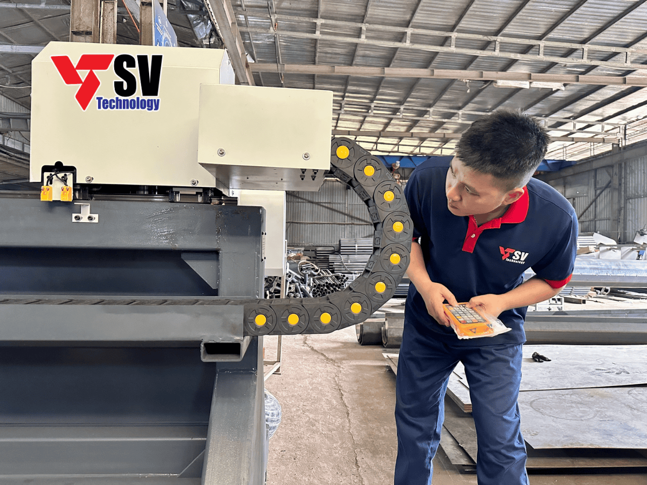 Sơn Vũ không chỉ cung cấp máy móc, mà chúng tôi mang đến một hệ sinh thái sản xuất thông minh